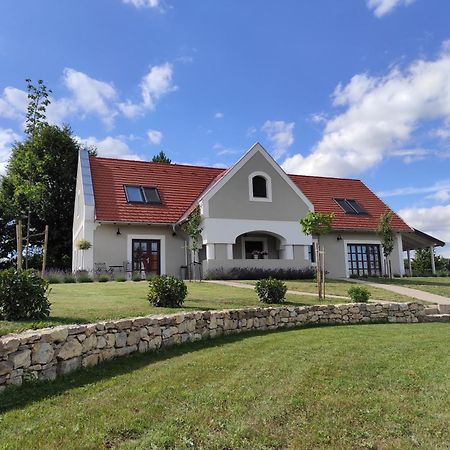 Villa Tilia Vászoly Eksteriør billede